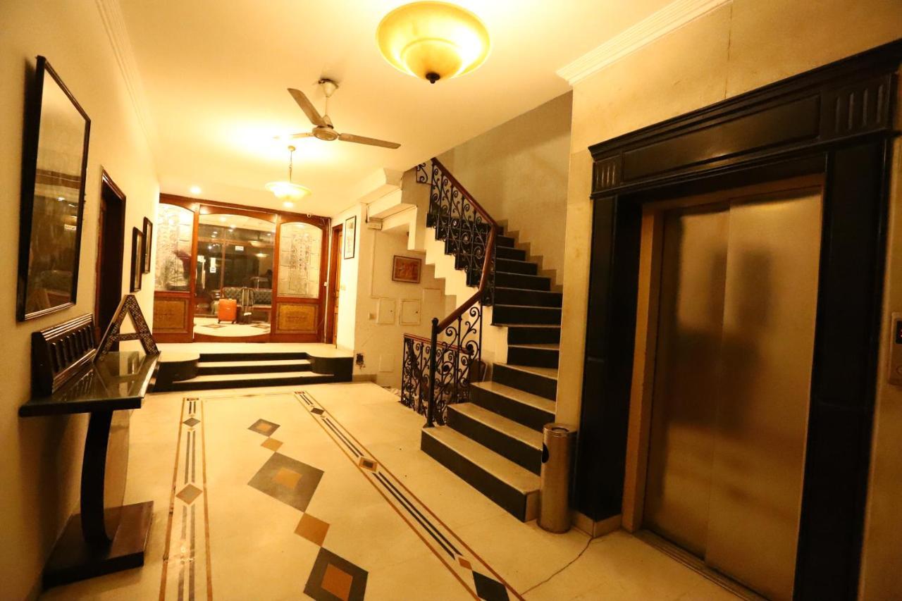 Hotel Ambica Palace Aiims New Delhi - Couple Friendly Local Id Accepted Экстерьер фото