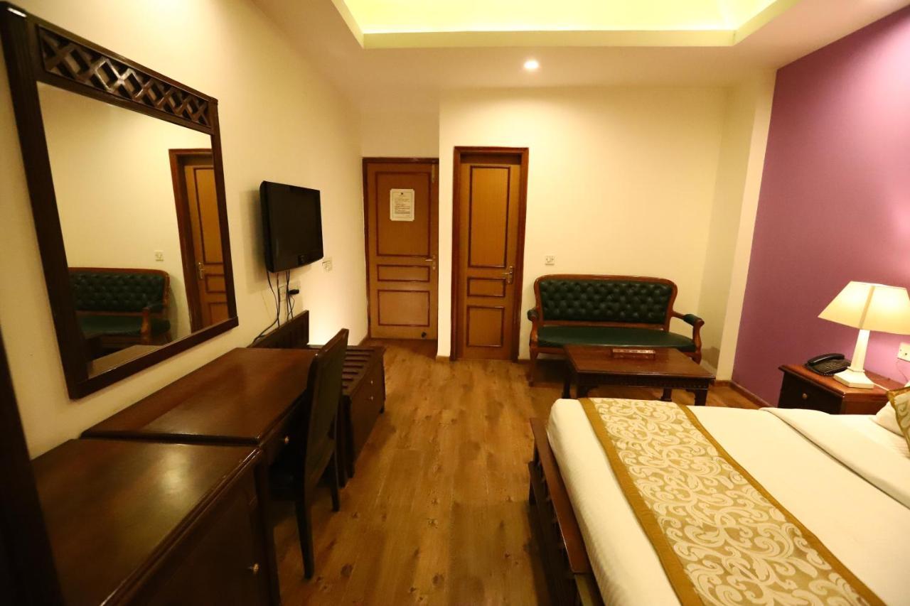 Hotel Ambica Palace Aiims New Delhi - Couple Friendly Local Id Accepted Экстерьер фото